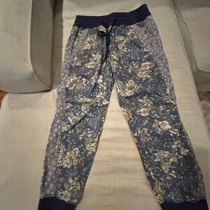 🌼EUC Anthropology Floral Pants